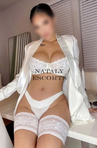 נימפומנית טבעי, 23 שנה