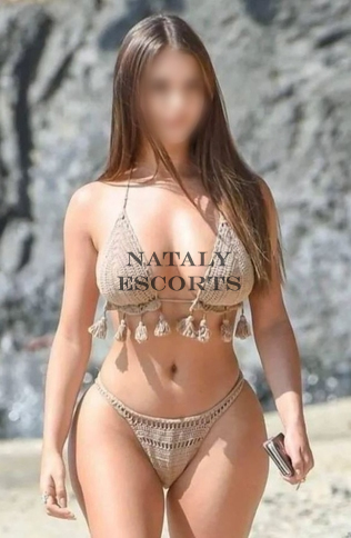 סקסית, שופעת 21 שנה