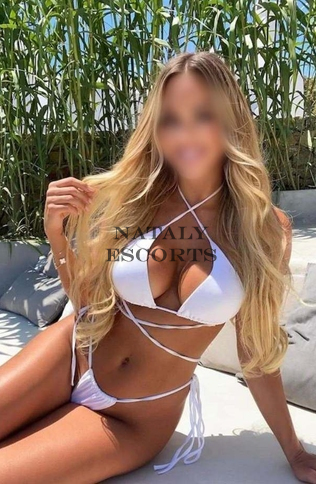 קסום ומפתה, יש לו חיוך סקסי