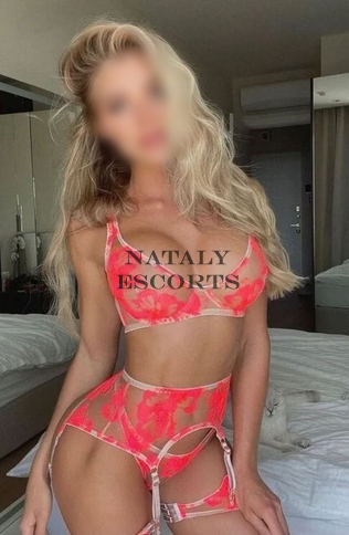 קסום ומפתה, יש לו חיוך סקסי