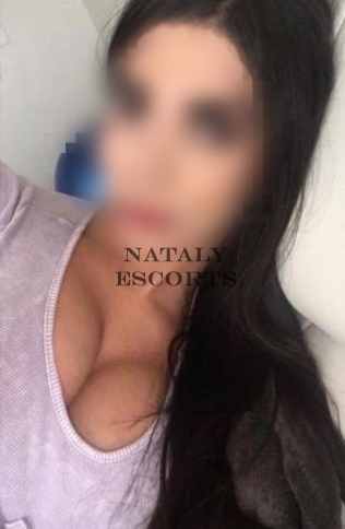אישה אמיתית היא משכילה, יש לה גוף ספורטיבי