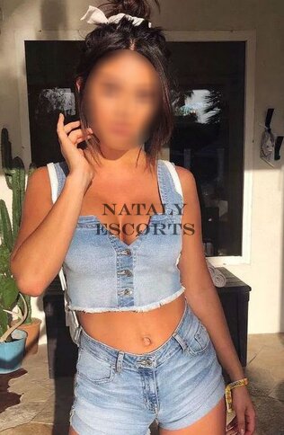 מסתורי, כנה ויפה מראה