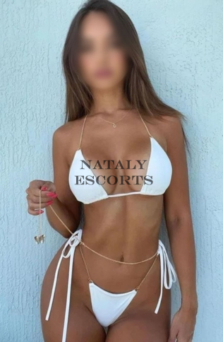 חתול יש חיוך יפה וקול, ליווי שירות