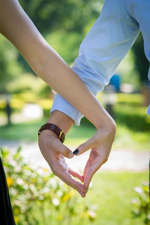 7 סימנים שהוא עלול לבגוד