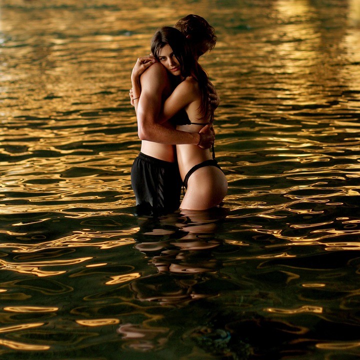 כאשר "חברים עם מילים" מנסחות את המילה "אהבה"