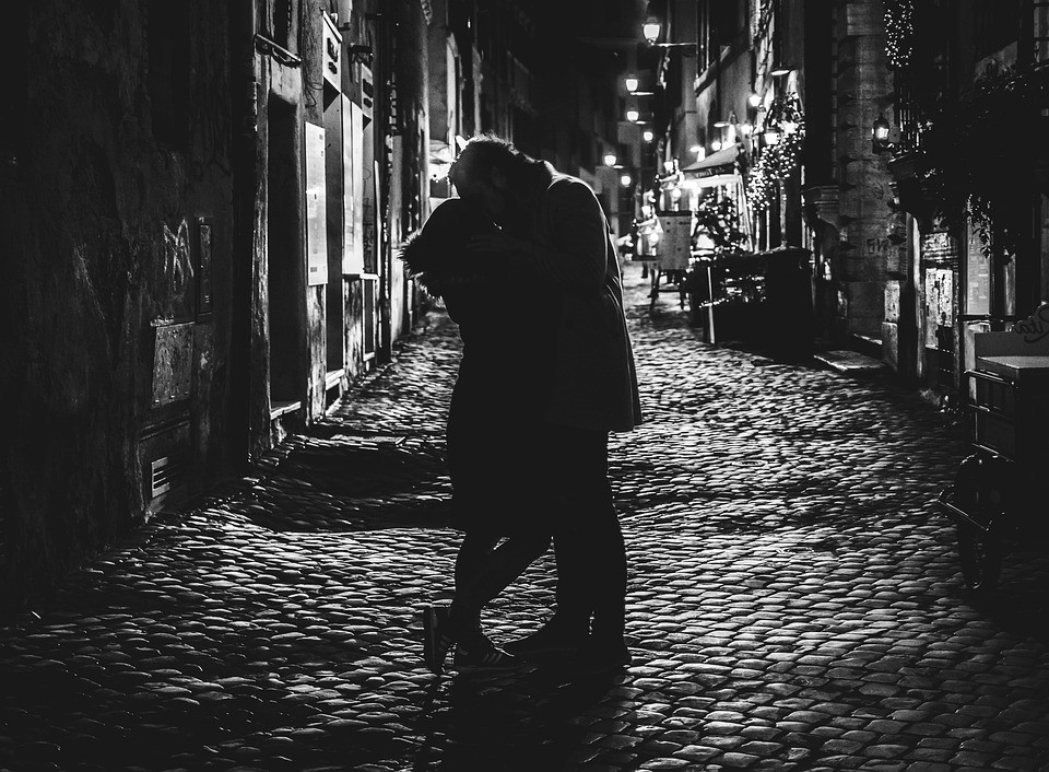 שלוש דרכים לעזור לך להתגבר על פרידה